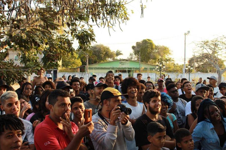 Público reunido durante uma edição da Roda Cultural
